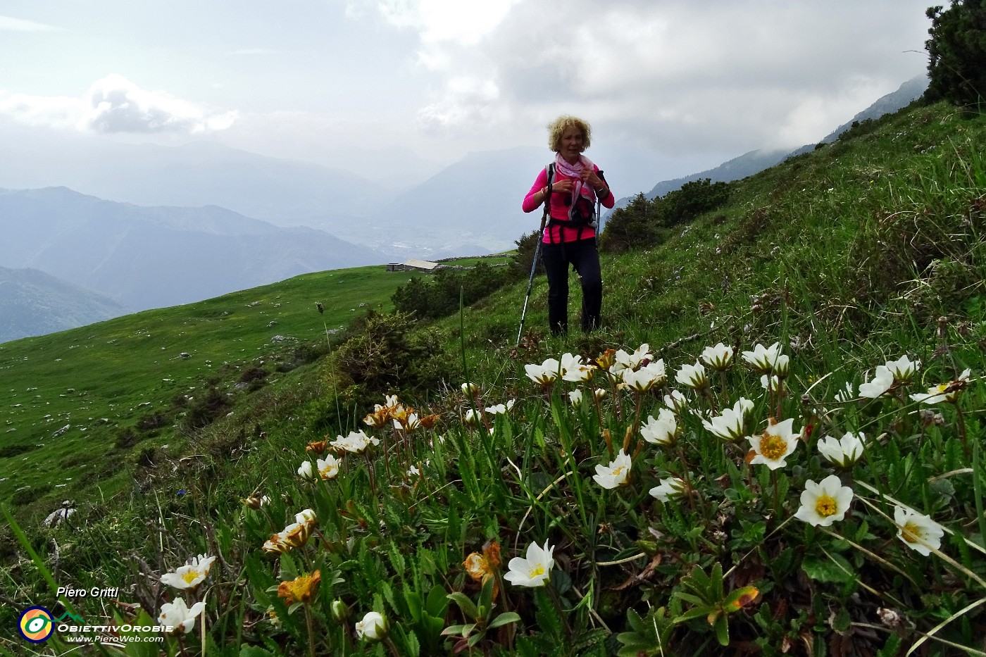 25 Superiamo a dx  la Baita Superiore di M. Secco (1717 m).JPG -                                